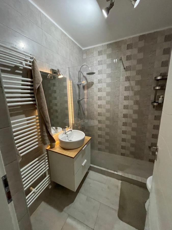 Plaza Luxury Apartment Near Presidential Palace Bukares Bagian luar foto