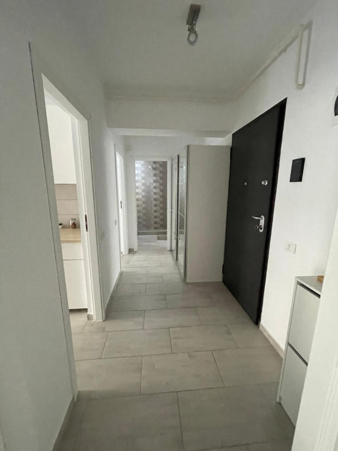 Plaza Luxury Apartment Near Presidential Palace Bukares Bagian luar foto