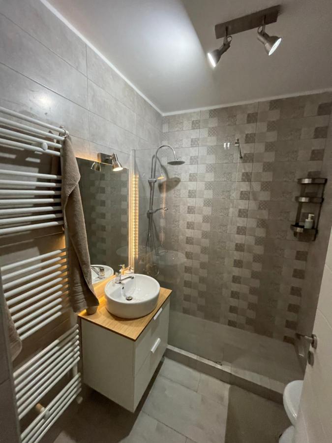 Plaza Luxury Apartment Near Presidential Palace Bukares Bagian luar foto