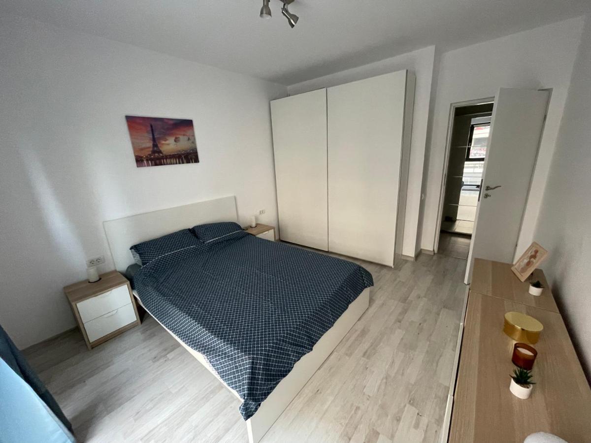 Plaza Luxury Apartment Near Presidential Palace Bukares Bagian luar foto