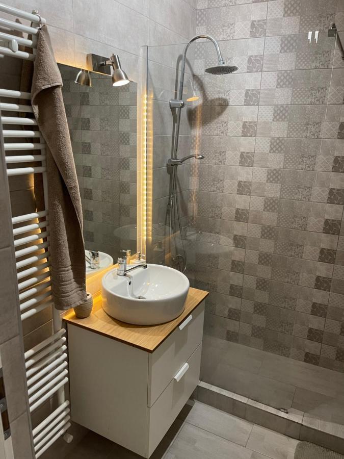 Plaza Luxury Apartment Near Presidential Palace Bukares Bagian luar foto